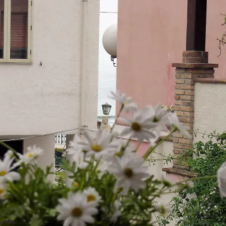 Invito Al Viaggio * Giardini Naxos