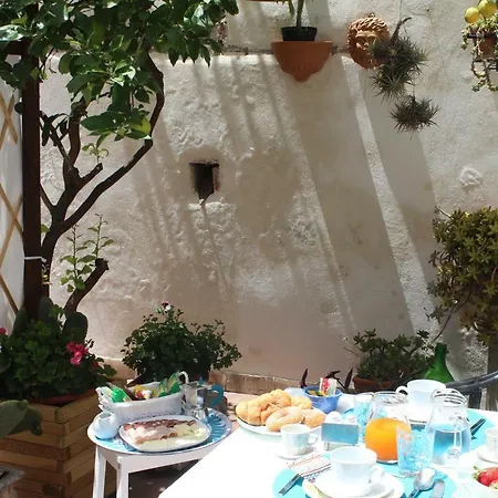 Bed & Breakfast Invito Al Viaggio Giardini Naxos