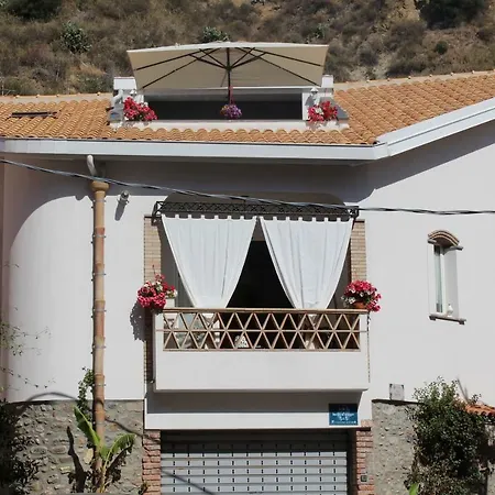 Invito Al Viaggio Bed & Breakfast Giardini Naxos